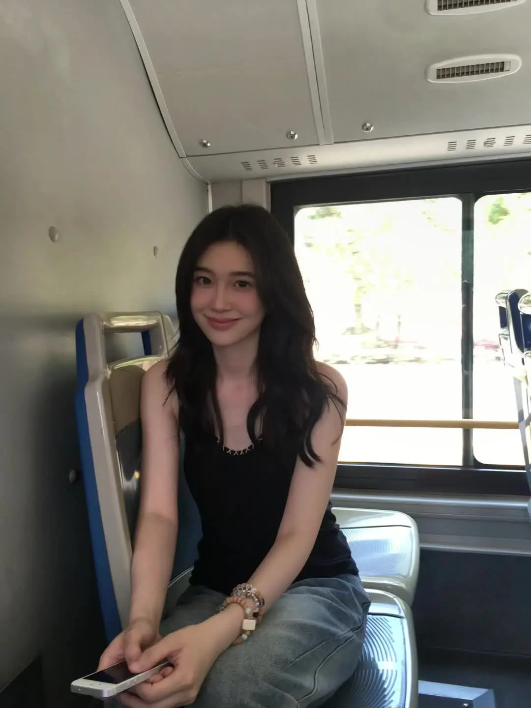 一般感情不顺的人 到最后必遇良人 都会过得很幸福.