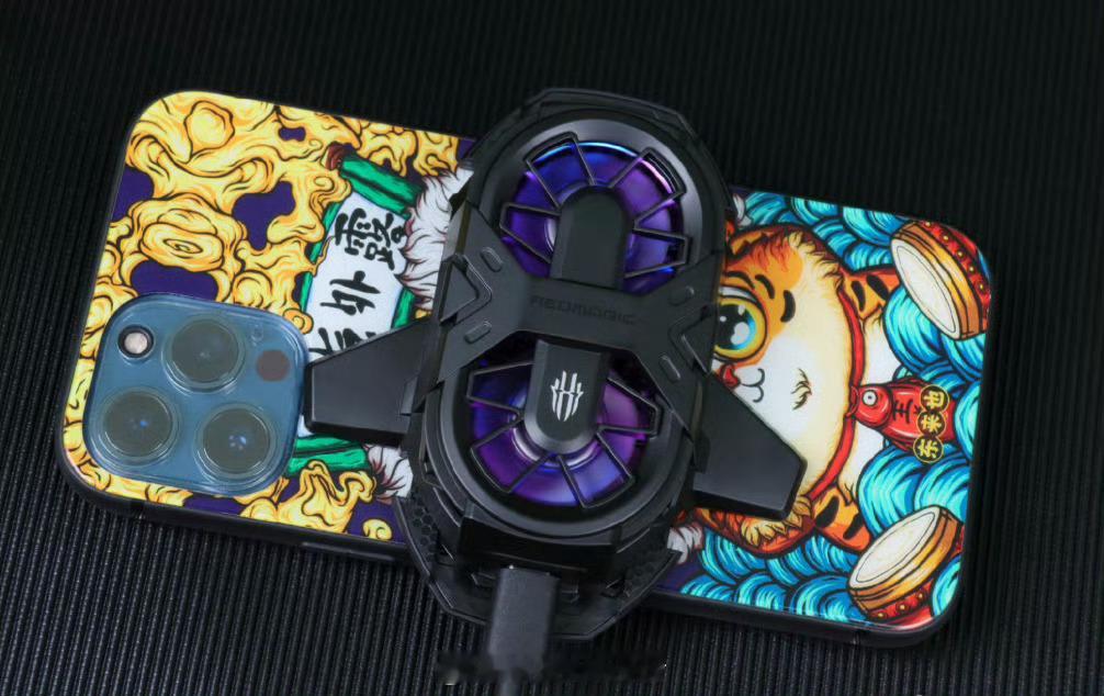 夏天充电时手机发烫怎么办夏天充电手机热得能烙饼，真的要被气笑了！😤 本来天气就