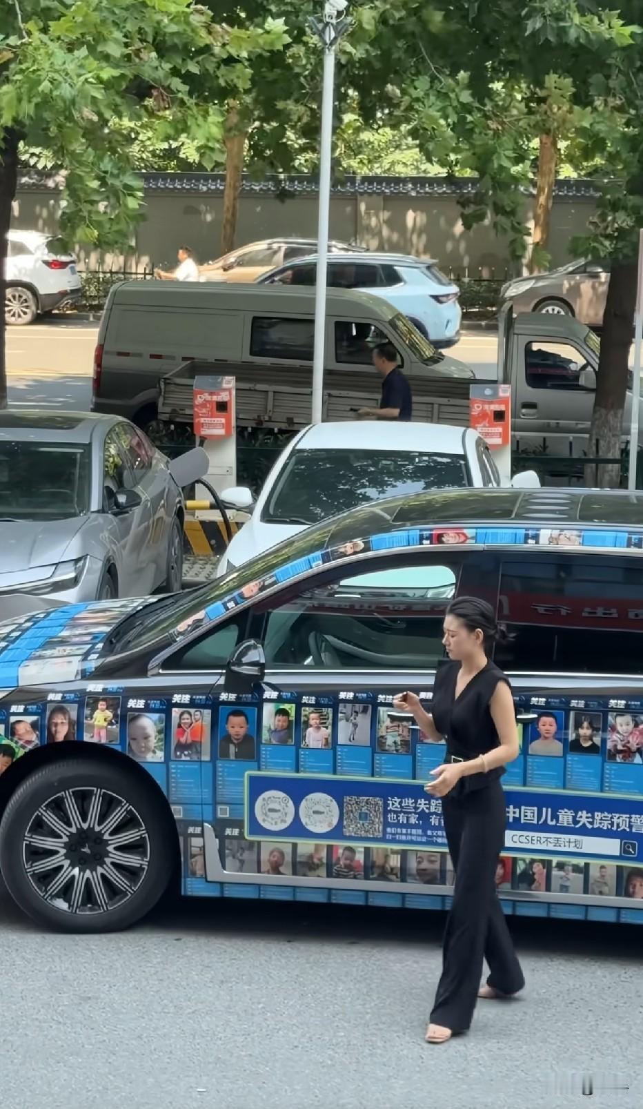 建议全国网约车，出租车都贴这种皮肤[赞]