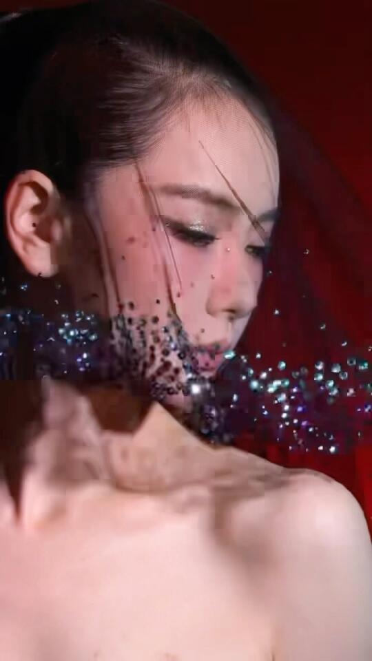 为戚薇化的蓝紫星钻妆 补实况图