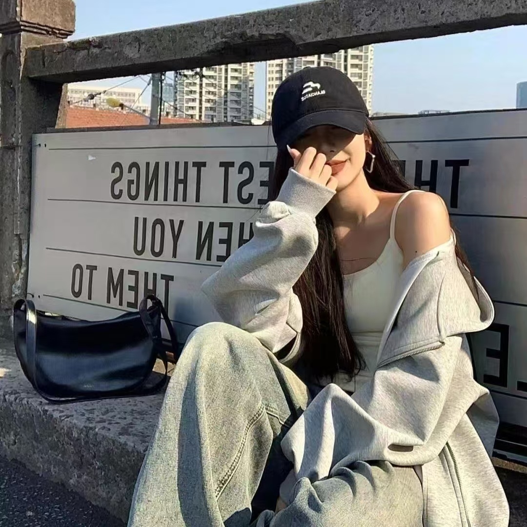 我是那种不会发脾气 把什么都憋在心里 然后直接跟你说再见的人 ​​​
