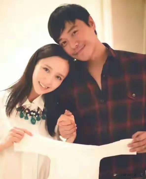 朋友聊起佟丽娅最近的动态，
突然感慨了一句。
他说：“离了婚还能让前妻念着好的，