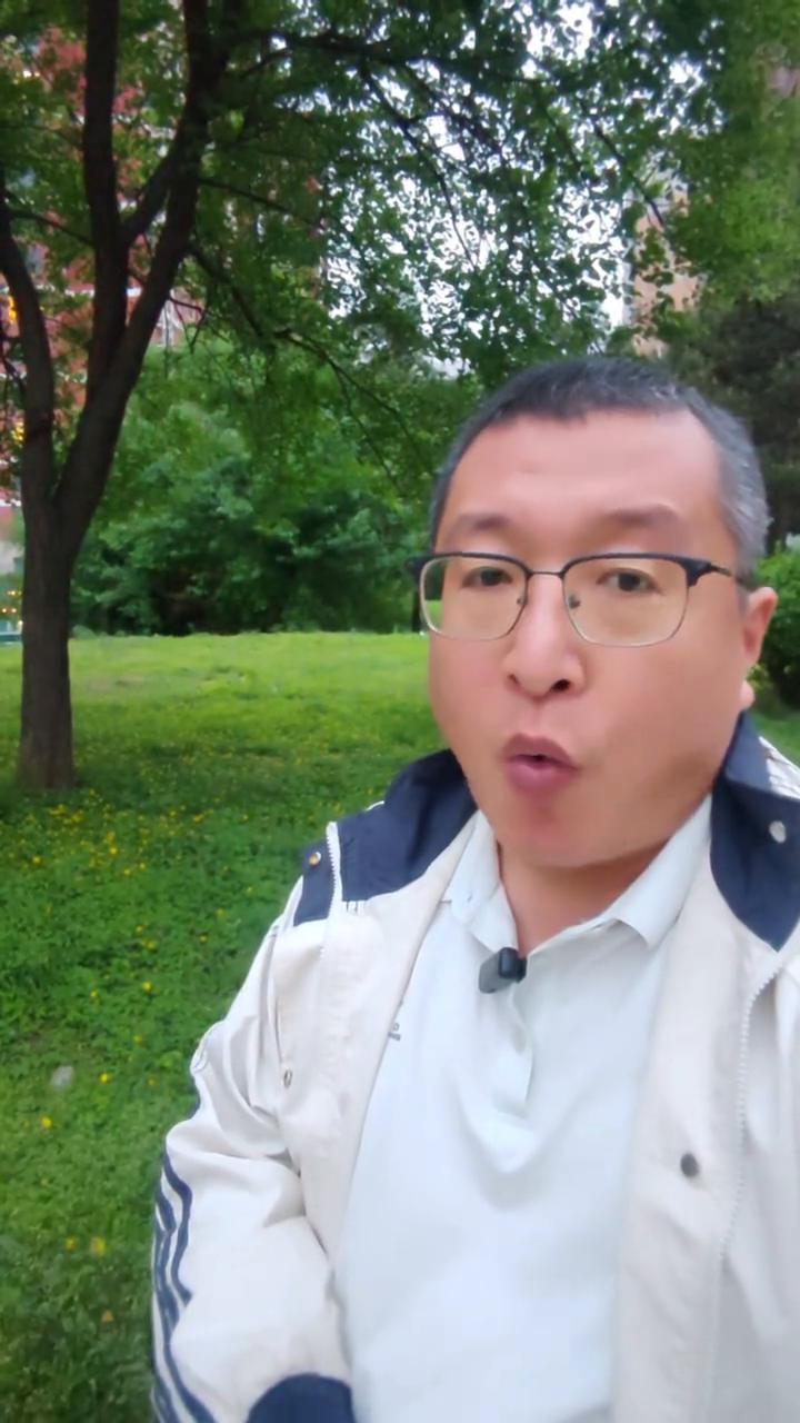 单招录取通知书什么时候发放？
发什么快递？快递面单上的地址写哪一个？电话又写哪一