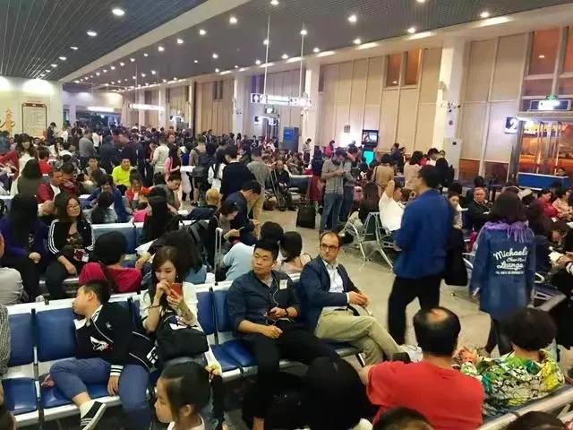 新“中国式旅游”：如果不让你发朋友圈，你觉得旅游还有乐趣吗？

说到典型的“中国