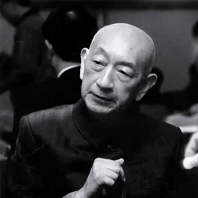 1925年，11岁的吴清源，被带到了段祺瑞的府中，一盘围棋下来，将自称 “七段”