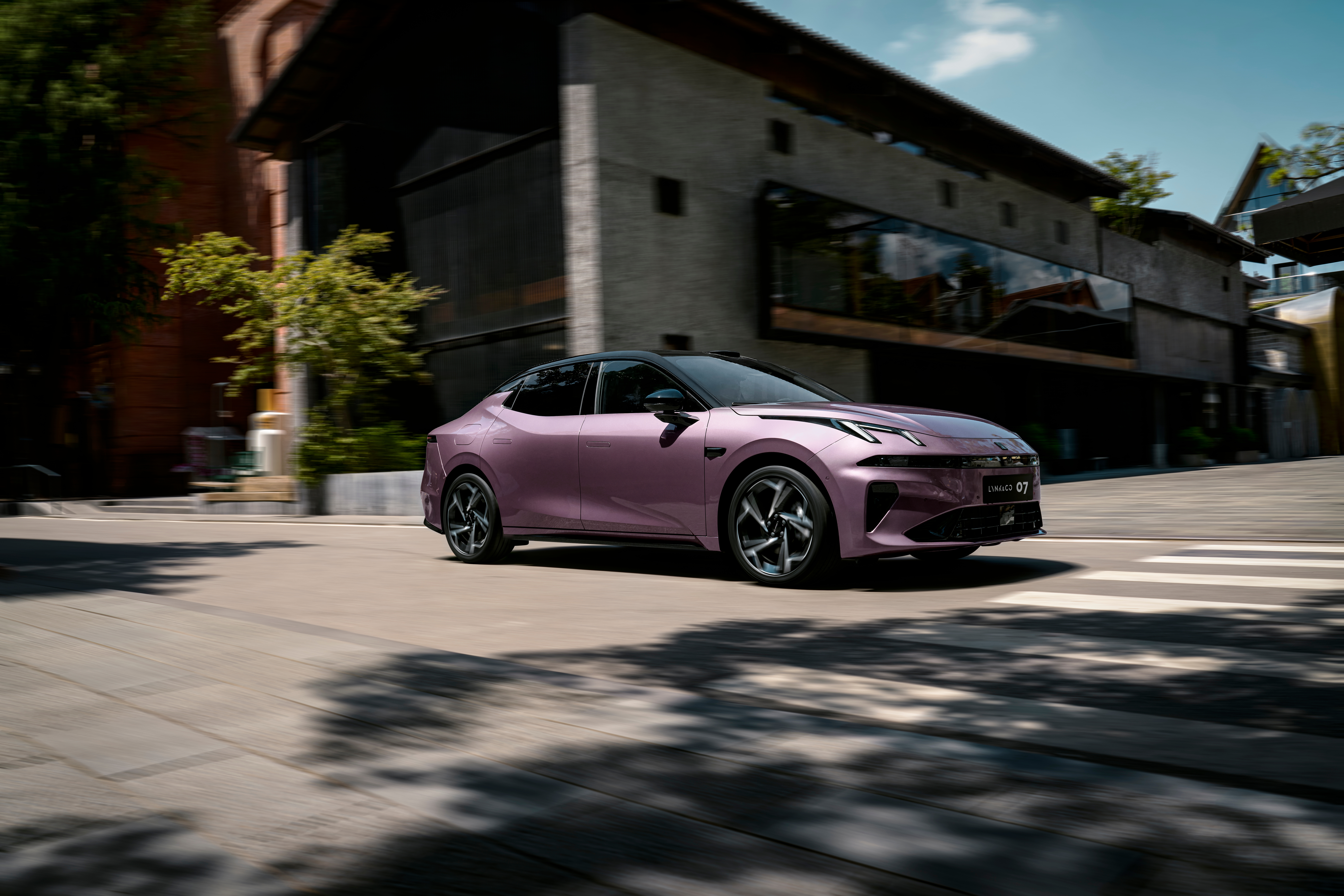 领克07 EM-P和领克08 EM-P组成的超电双子星， 交付突破200,000