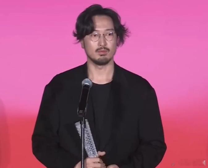 第38届东京电影节颁奖典礼上，《春树》不仅让王传君成为了东京电影节影帝，导演张律