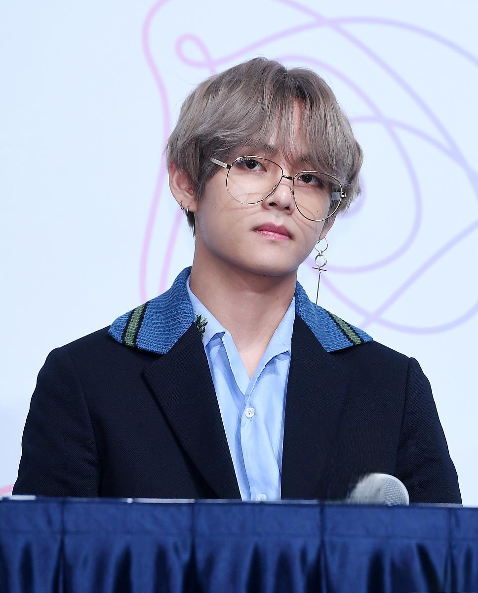 网友偶遇jennie和新男友约会讲真，我还停留在Jennie与金泰亨的恋情当中呢