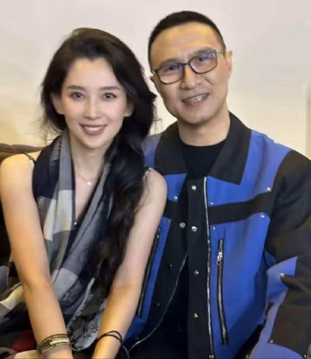 汪峰估计很快又要到民政局走一趟！

近日汪峰携带一对儿女和森林北一起游日本，森林