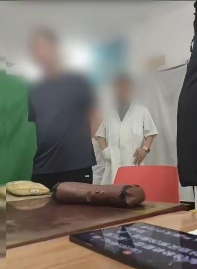 又寒了一位医生的心！男子因老中医指甲长把脉被按出印索赔2000元？老中医承诺回去