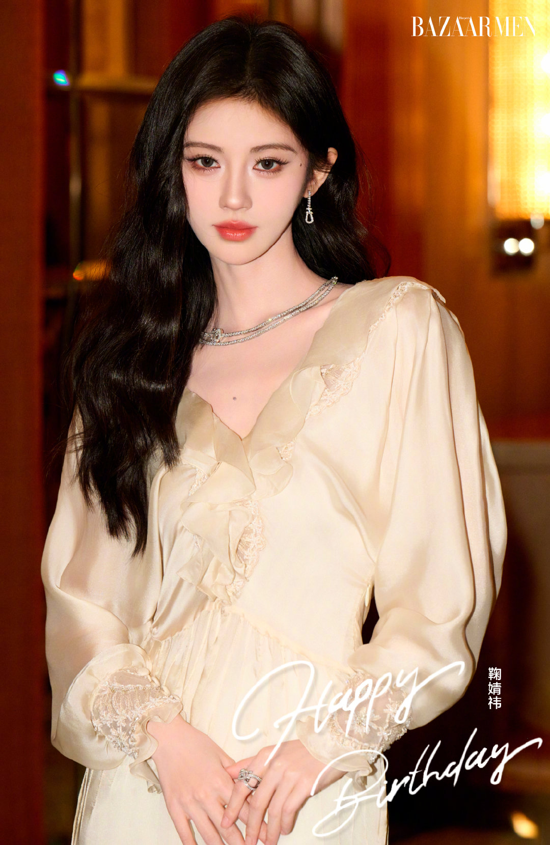 夏日如期而至，阳光洒在她新一岁的起点。自在生长，不移本心，甲胄在身，迎风自守。她