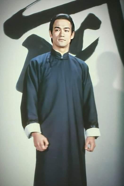 一、法律依据：血统主义原则
李小龙1940年出生于美国旧金山，其父李海泉是中国人