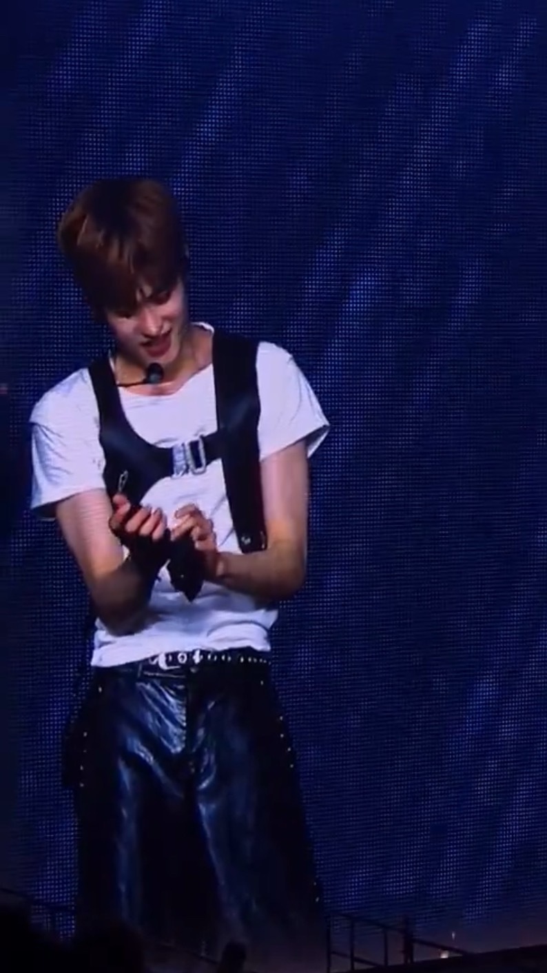 啊啊啊啊啊整理皮手套这儿太S了