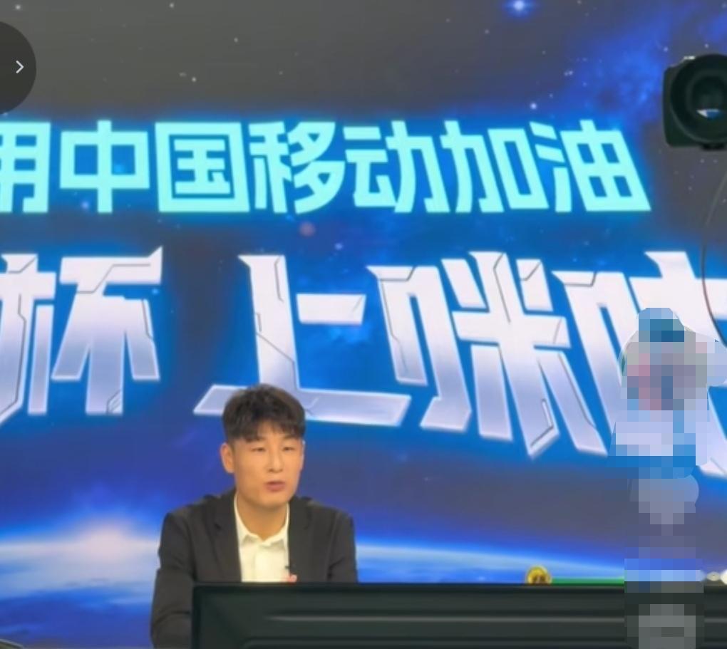 武磊开始参加世界杯评论了！海港元素也来了！那为何没有邀请已经退役的蔡慧康和吕文君