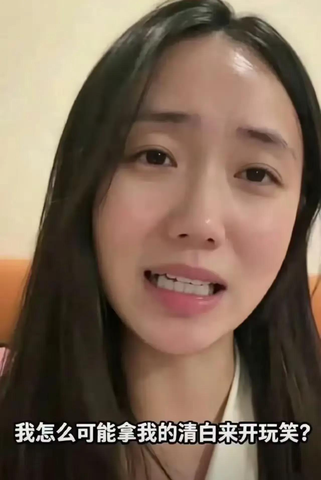 首先要厘清概念，不能简单把女性维权扣上“女拳”标签，“女拳”是网络上对极端性别对
