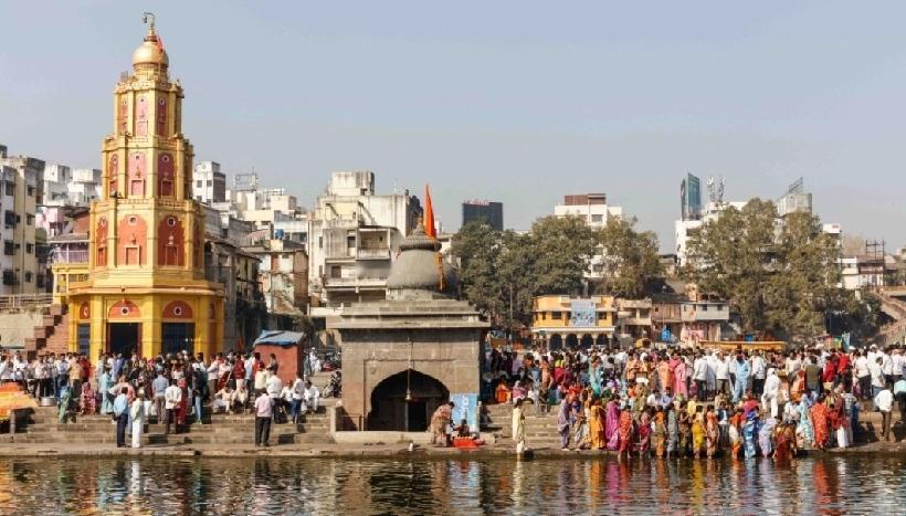 印度马哈拉施特拉邦发生一起涉嫌性侵案件。一名30岁护士误敲酒店房门，被3名陌生男