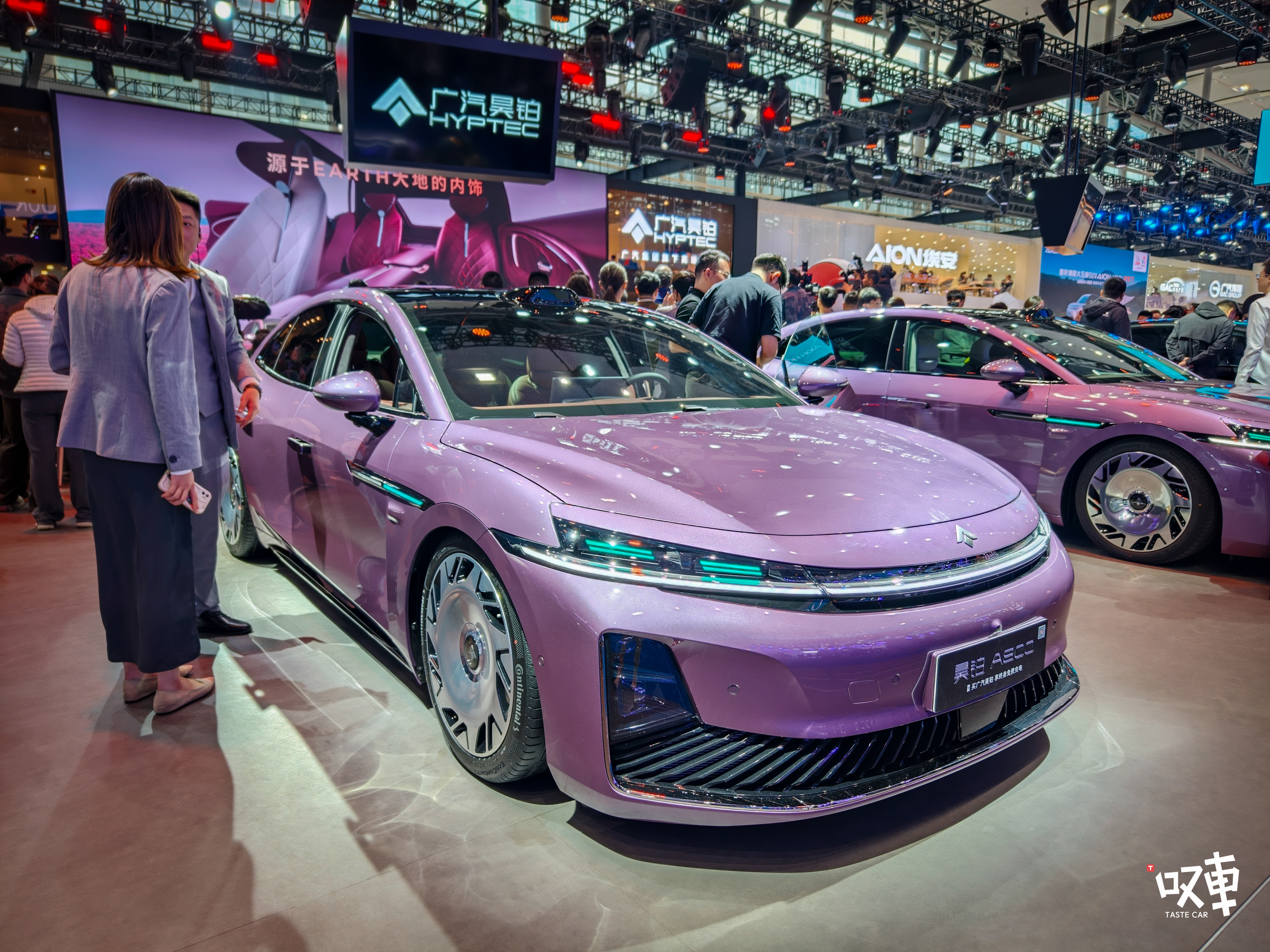 昊铂A800 x 铂智7，同平台下的两款作品，外观内饰都挺对我口味的，相比之下A