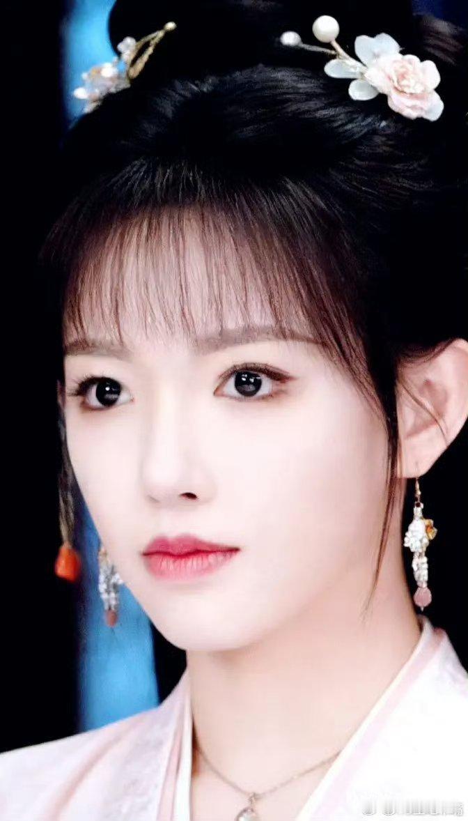 🍉沈月和程潇曾试镜《成何体统》女二谢永儿，这俩大家觉得谁合适？ 