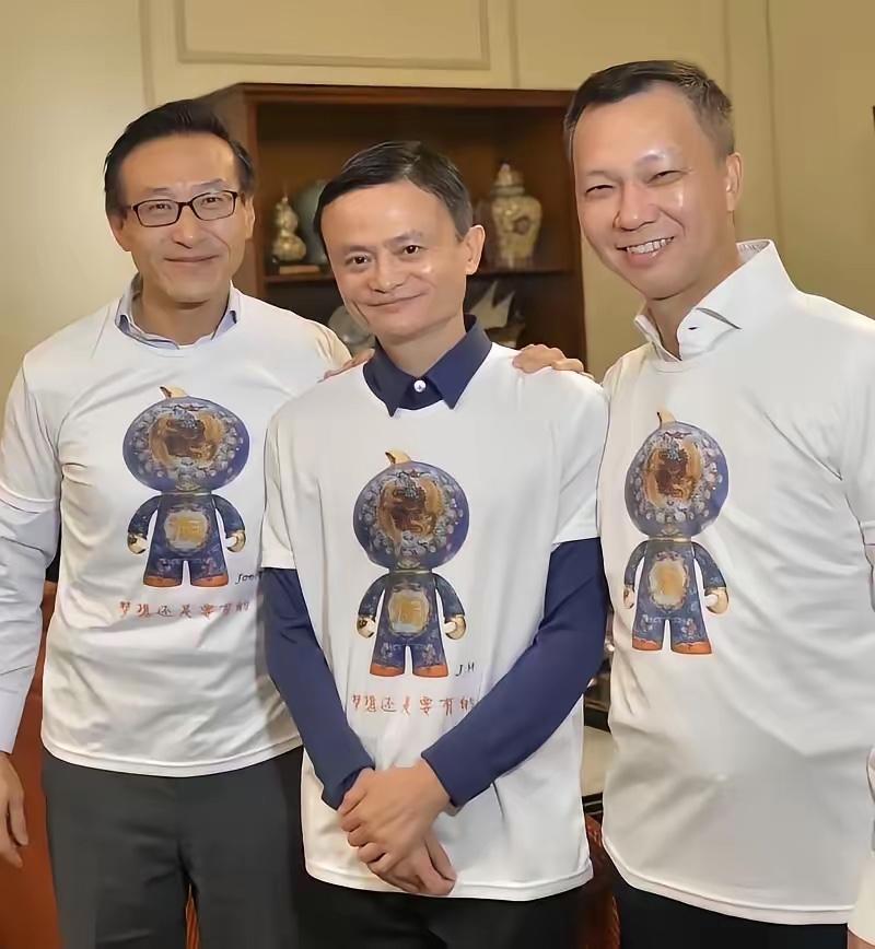 马云和蔡崇信我认识，另一位大佬是谁？