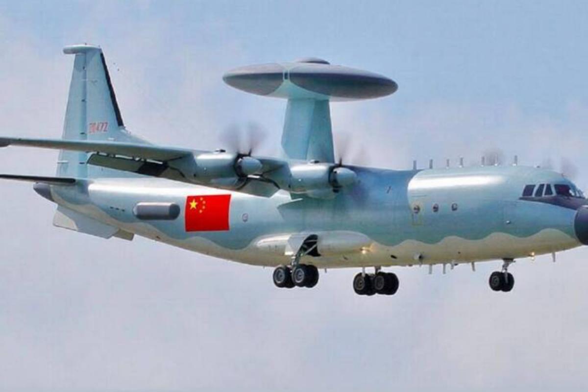 【空警-500突然出没澎湖空域】

根据台媒的报道称，“航空追踪平台”的数据显示