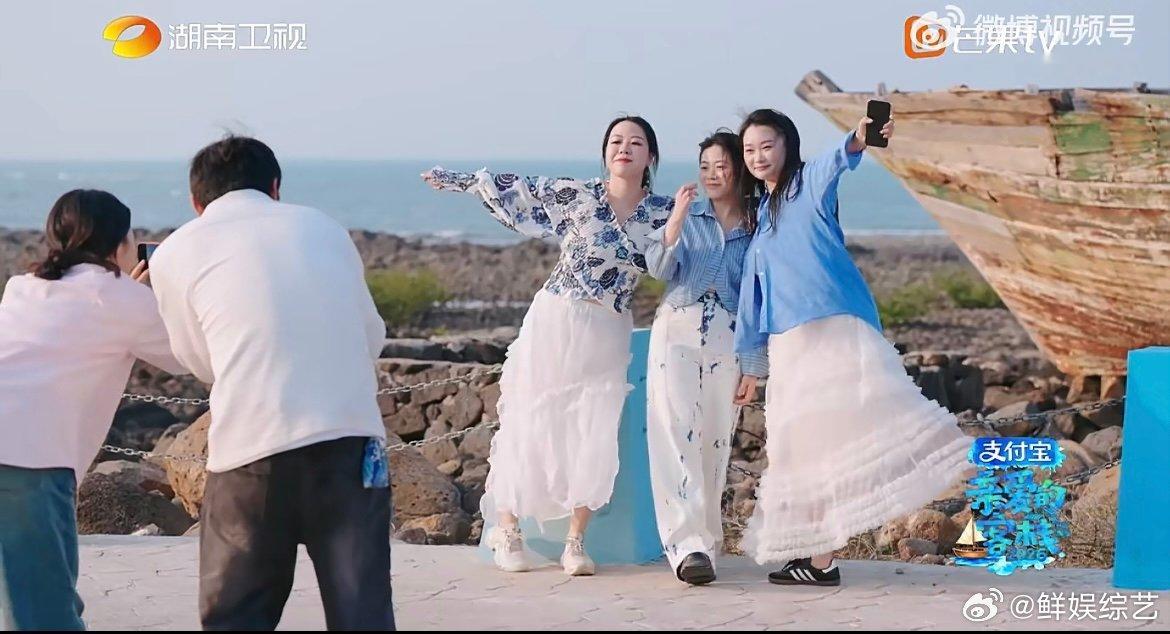 沈月镜头下的闺蜜 客栈最会拍照的人非沈月莫属，耐心又专业，闺蜜们的合照也太出片了