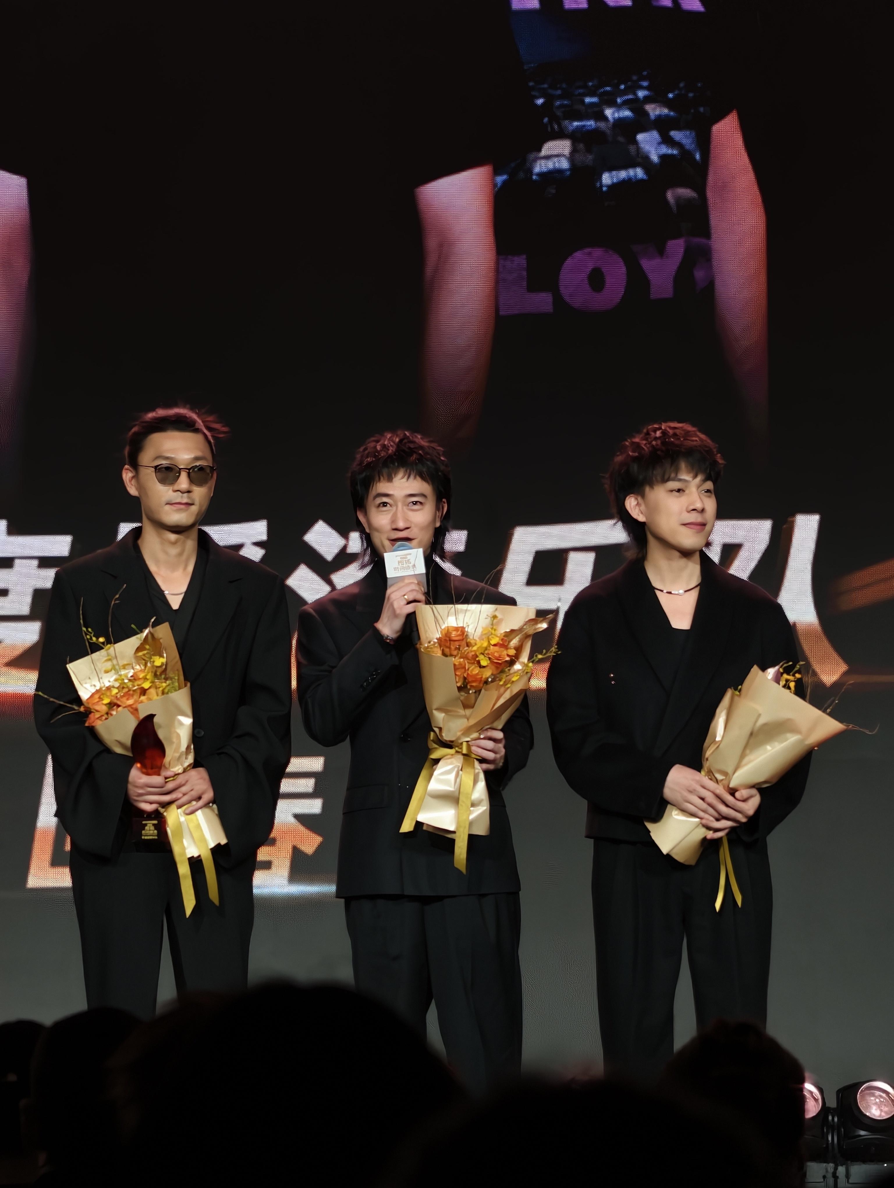 搜狐时尚盛典 回春丹一上场，听取哇声一片！看来二手车市场很火热