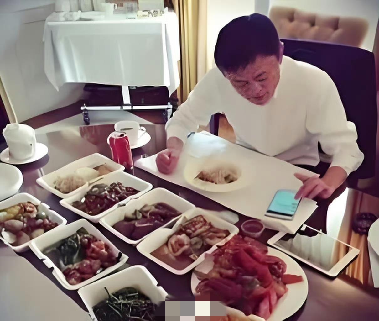 马总的午餐和雷总的午餐

相差这么多，说明什么呢？

马云一看就是一个会享受生活