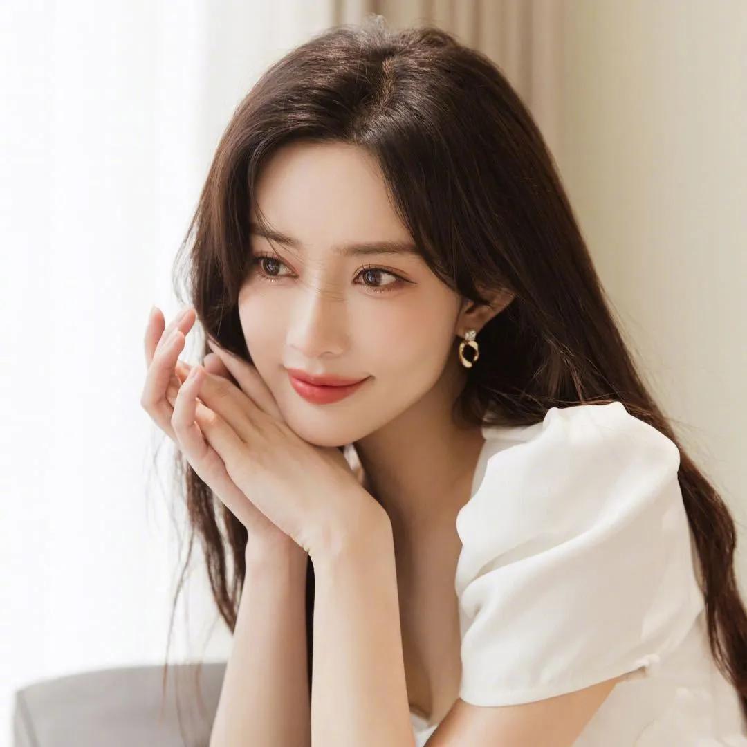 近日，李昀锐和孟子义的工作室公布了他们五月份的行程安排，显示两人都将参与《奔跑吧