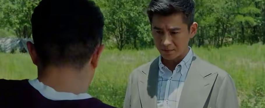 马丁要三兄弟道歉？
这事儿听着就透着一股邪乎劲儿。
原来根子在麻哥身上。
为了个