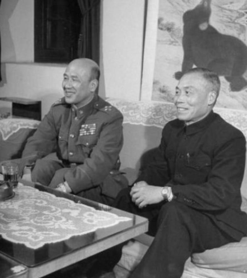 同样是桂系核心、一同逼蒋下野：
李宗仁先远走美国，静观局势，历经多年沟通谈判后选