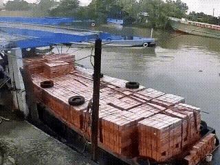 这损失该找谁来赔