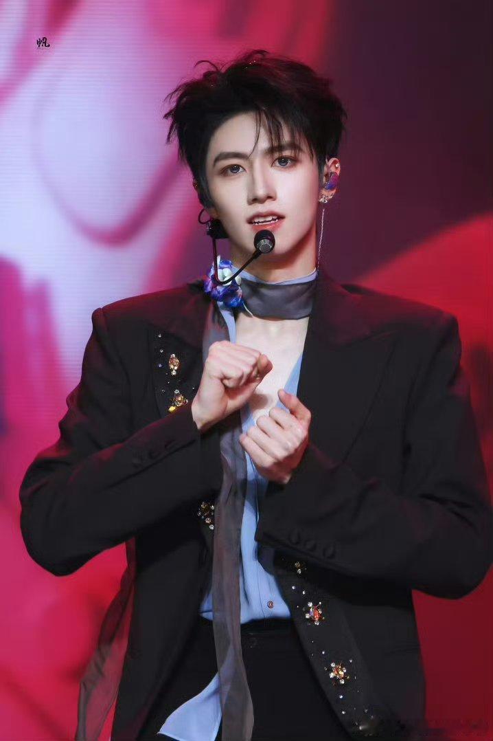 朱志鑫 苏新皓两家演唱会线下人气TOP登陆少年梦寐以求演唱会彩排照 TOP新歌竞