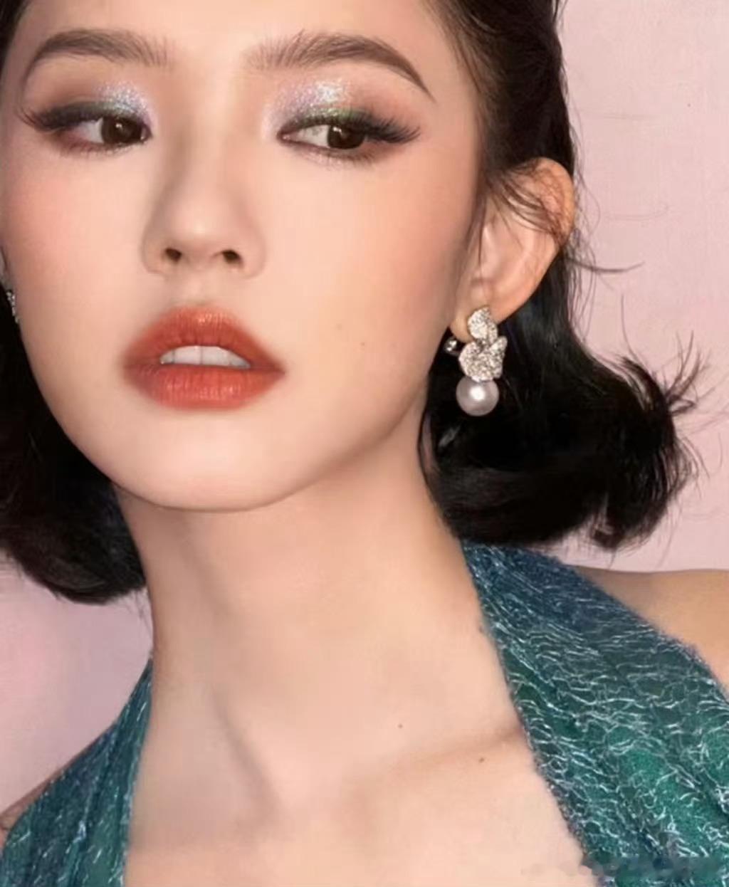 林允林品如发型这不就是林品如本如吗？又乖又有点不好惹的劲儿，说是品如闺蜜我都信！