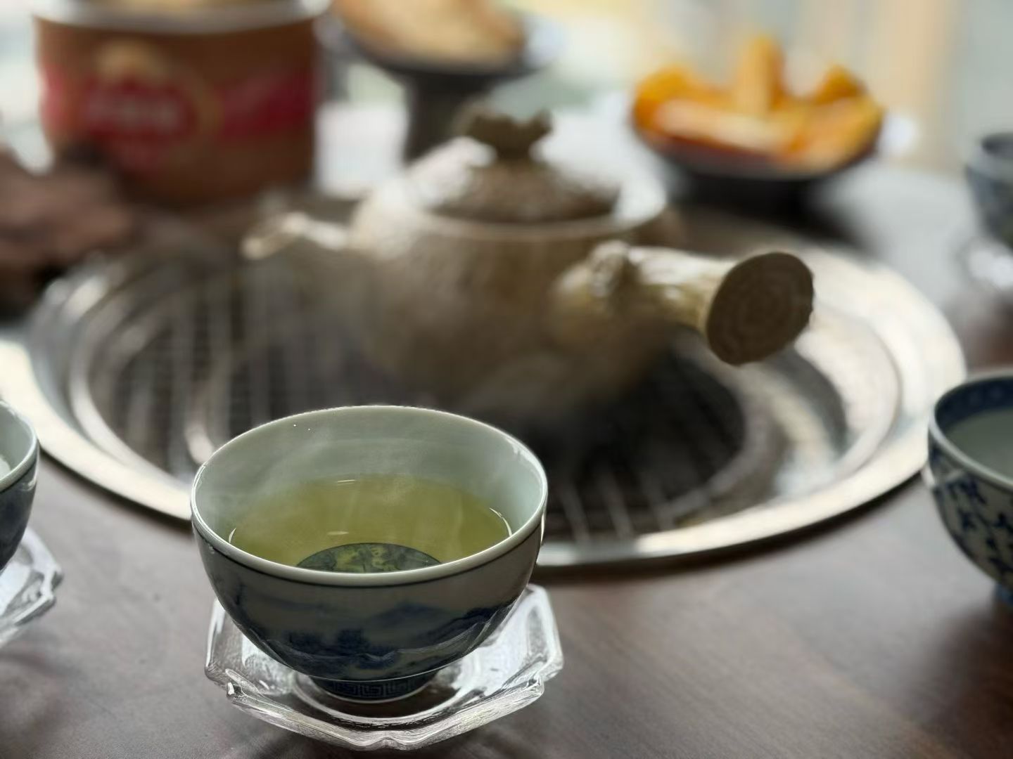 茶道  无论是独饮时的静思，还是对酌时的畅谈，茶都是最好的伴侣。 