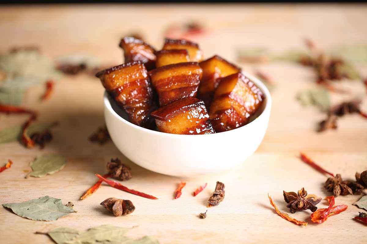 预防春节积食，减轻脾胃负担，两个中成药可以帮忙
春节期间免不了各种大鱼大肉，吃多