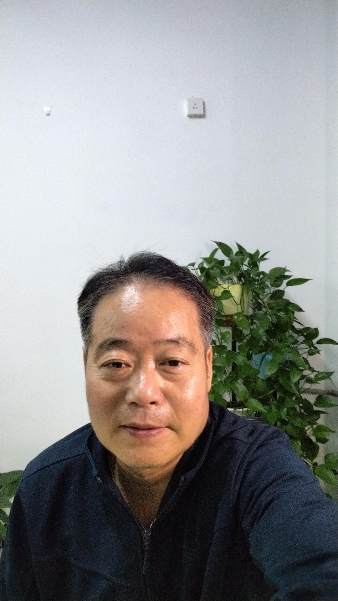 你喜欢和同性还是异性一起出去旅游自然同性，异性事情太多，同性无拘无束畅所欲言