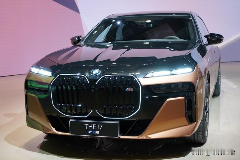 2026年新春将至，车市掀起降价狂潮。宝马、凯迪拉克、起亚等品牌纷纷祭出春节促销