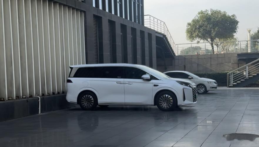 这个就是实力！不知道大家发现没，现在大学校园里的比亚迪车型也是越来越多了。无论是