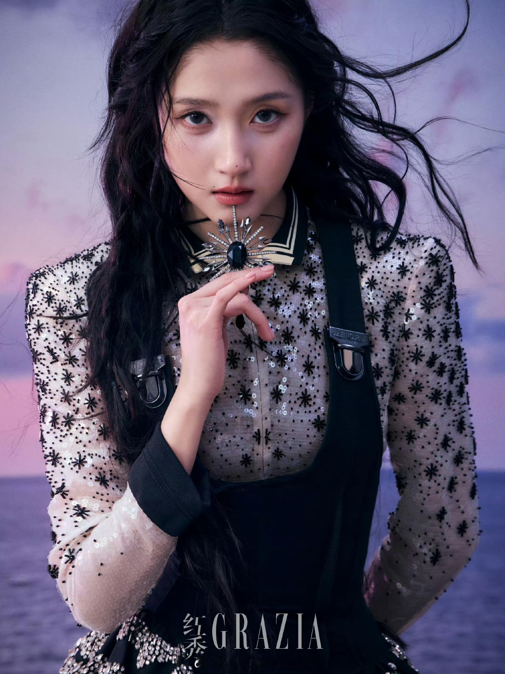 MOK_MorningCall 关晓彤 红秀 四月刊「表演是输出，但表演过程里的