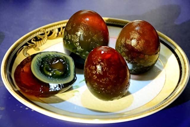 皮蛋成为关注对象！研究发现：高血脂吃皮蛋，身体或有6变化