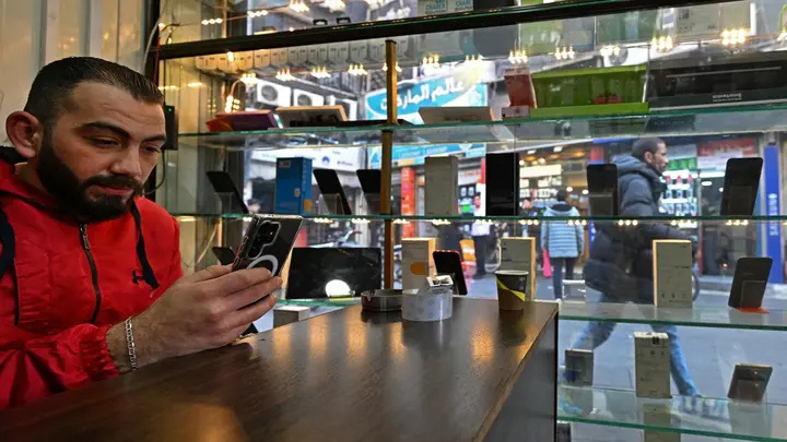 【背后捣鬼！#美国警告叙利亚不准用中国电信技术#】 针对中国通信技术，美国不但在