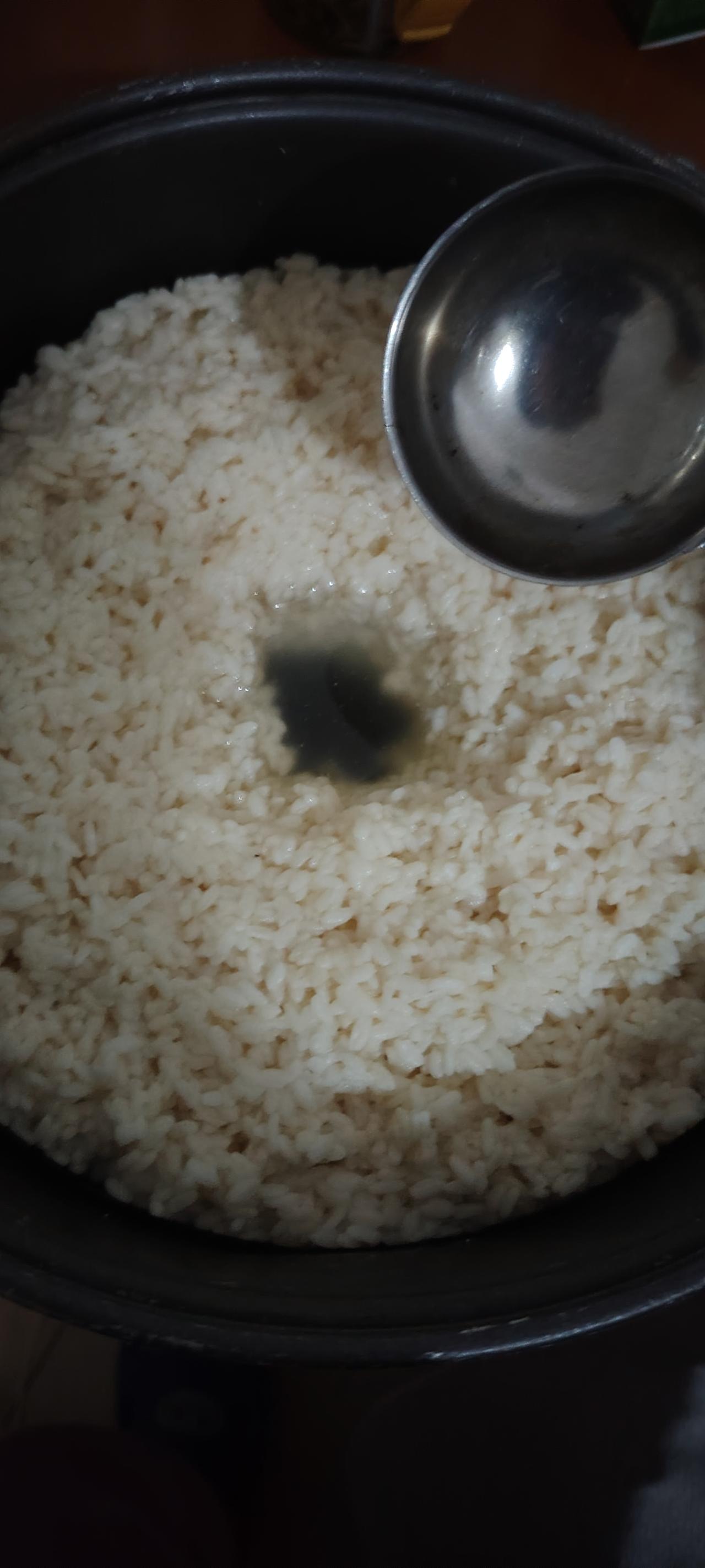 谁都可以做醪糟，做成精品就不一定了；就像谁都可以做饭一样，但当大厨就不一定了。