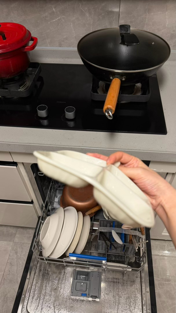 洗碗机直接把我盘子烫歪了笑🐭 
