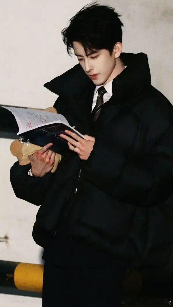 敖瑞鹏不二之臣路透，帅的我晕倒 