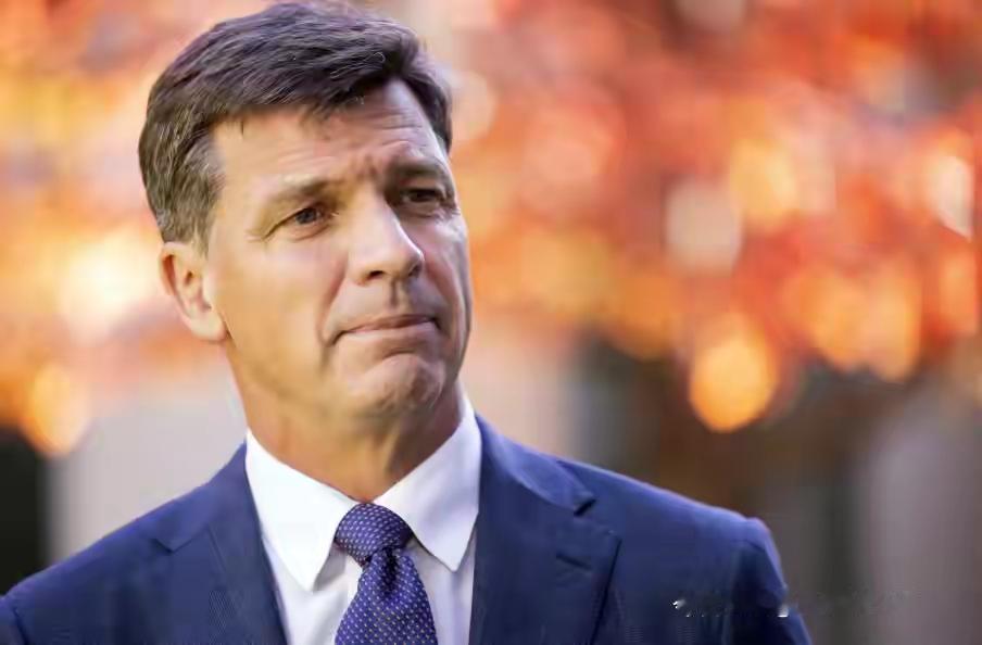 2026年2月，澳大利亚反对党自由党上演政坛喜剧。本月8日刚与国家党结束分裂、高