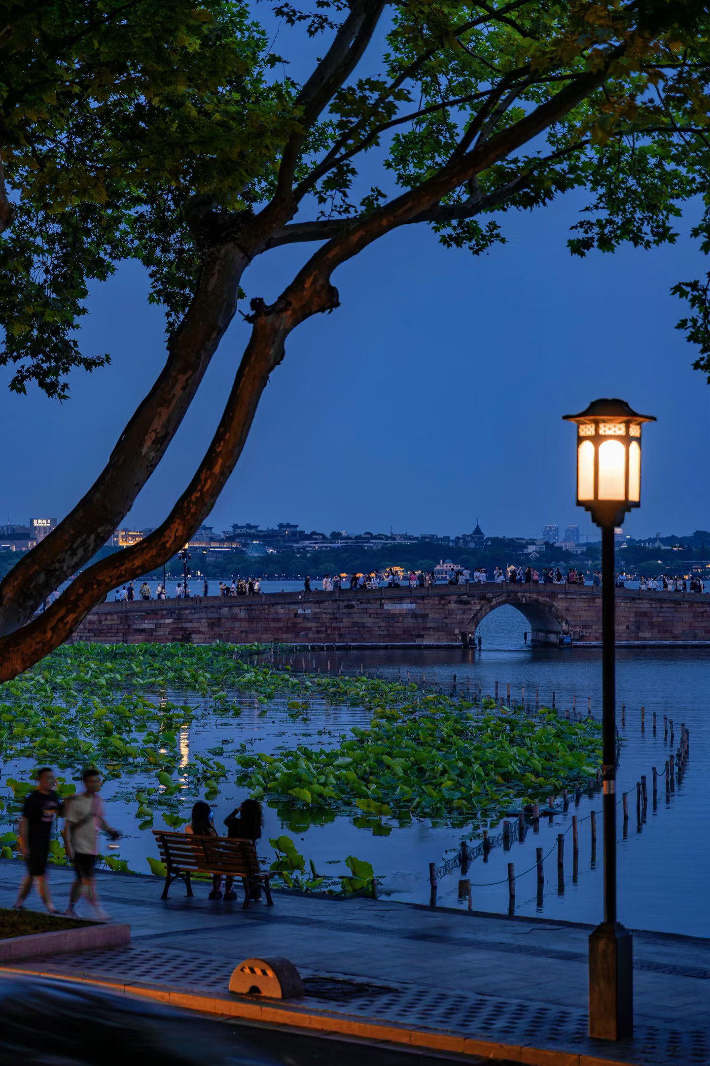 日落后再出发，分享10个杭州适合夜游打卡地