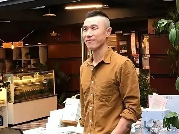 李延贺煽动分裂国家破坏国家统一李延贺身为大陆培养的文学博士，曾任出版社副社长，赴