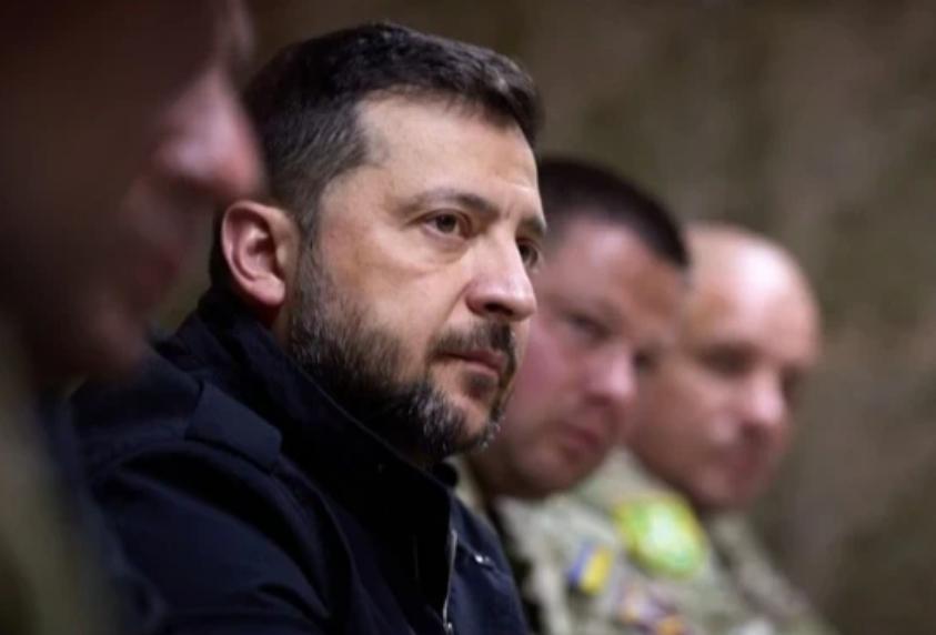 【泽连斯基：乌军恢复了约400至435公里的领土控制权】

泽连斯基在与荷兰首相