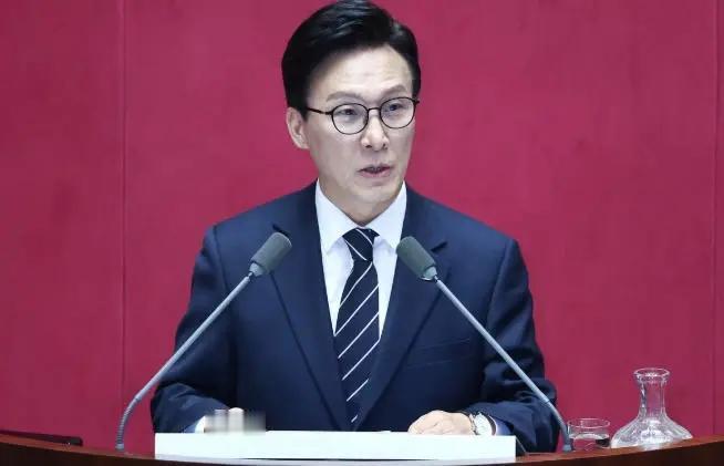 9月7日，韩国执政党共同民主党党首金民锡在国会演讲，一句话把首尔政坛炸了个激灵：