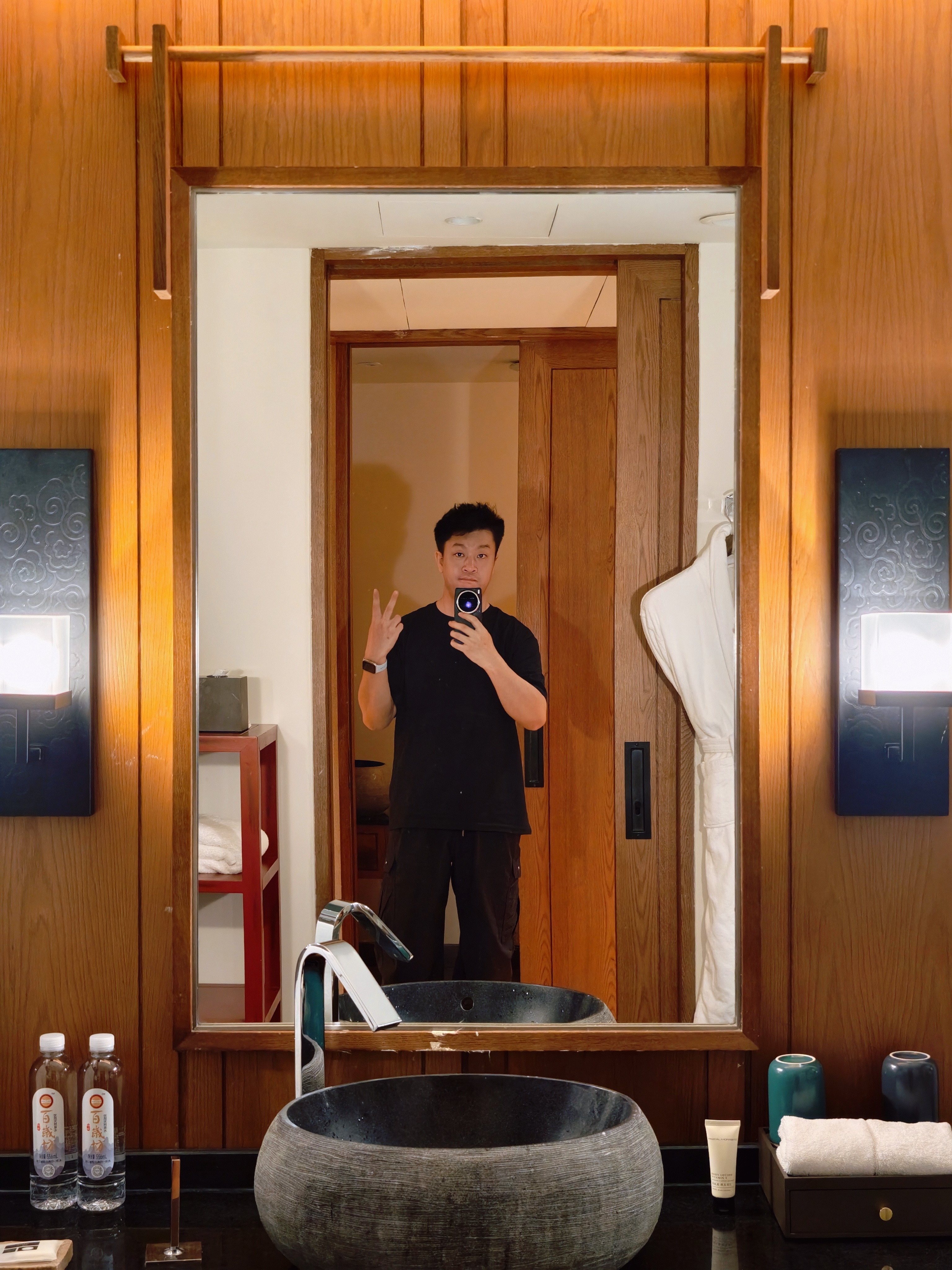 已到丽江～蓝厂太强了，这酒店环境超级棒！现场可直接观赏日照金山（明早拍）🌄 丽